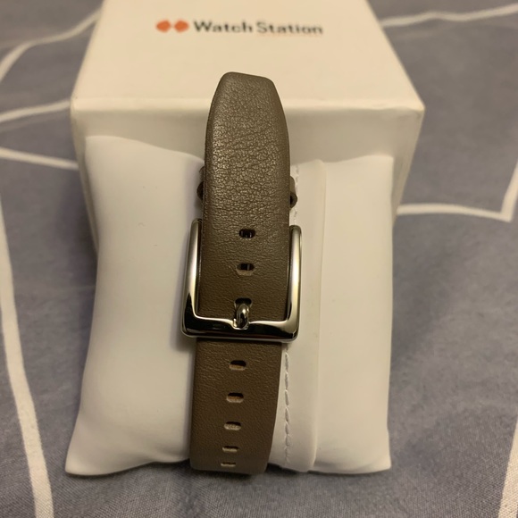 DKNY Watch - Picture 3 of 3